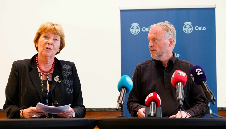 En mulighet for ordfører Marianne Borgen og byrådsleder Raymond Johansen til å rette opp inntrykket av en lang, vond og vanskelig sak, er på mange måter spolert, skriver Dagsavisen på lederplass. Oslos ordfører Marianne Borgen og byrådsleder Raymond Johansen møtte pressen lørdag ettermiddag etter masseskytingen i hovedstaden natt til lørdag. Foto: Håkon Mosvold Larsen / NTB