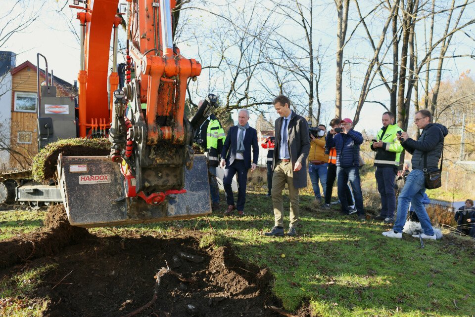 Byggingen av ny E18 i Vestkorridoren er blant det som har stukket kjepper i hjulene for byrådet i Oslos ambisjoner om klimakutt. Anleggsstarten for strekningen Lysaker-Ramstadsletta ble markert i november 2020 med blant annet daværende samferdselsminister Knut Arild Hareide (KrF) til stede. Byggingen av ny E18 i Vestkorridoren er blant det som har stukket kjepper i hjulene for byrådet i Oslos ambisjoner om klimakutt. Anleggsstarten for strekningen Lysaker-Ramstadsletta ble markert i november 2020 med blant annet daværende samferdselsminister Knut Arild Hareide (KrF) til stede.