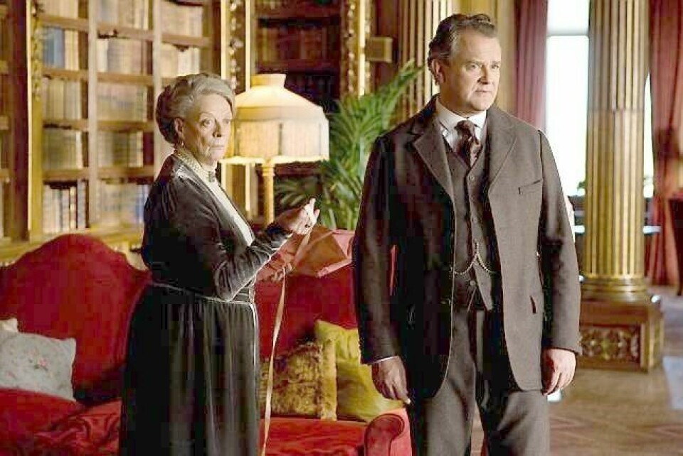 - Litt såpeopera, sier Hugh Bonneville om «Downton Abbey» - her i en scene med Maggie Smith. FOTO: ITV / NRK