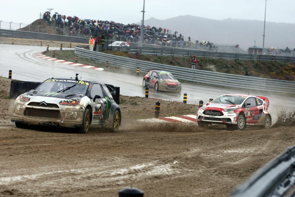 Petter Solberg i tet foran Andreas Bakkerud i Portugal. FOTO: JØRGEN STEINLI/NTB SCANPIX