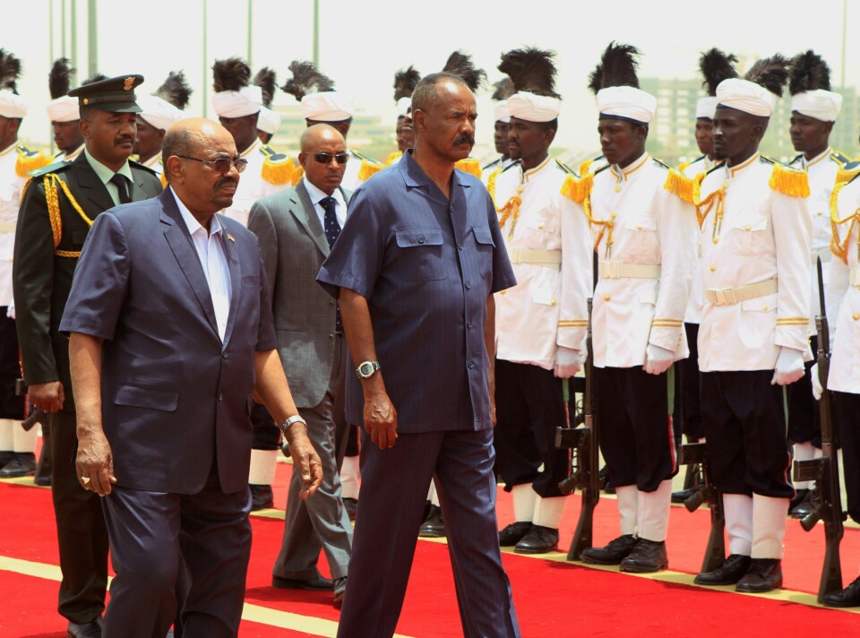 Eritreas president Isaias Afewerki (t.h.) leder et av verdens mest undertrykkende regimer, som fører til en strøm av flyktninger ut av landet. Her er Afewerki med Sudans president Omar al-Bashir under et besøk i Sudan i fjor. FOTO: ABD RAOUF/NTB SCANPIX Eritreas president Isaias Afewerki (t.h.) leder et av verdens mest undertrykkende regimer, som fører til en strøm av flyktninger ut av landet. Her er Afewerki med Sudans president Omar al-Bashir under et besøk i Sudan i fjor. FOTO: ABD RAOUF/NTB SCANPIX
