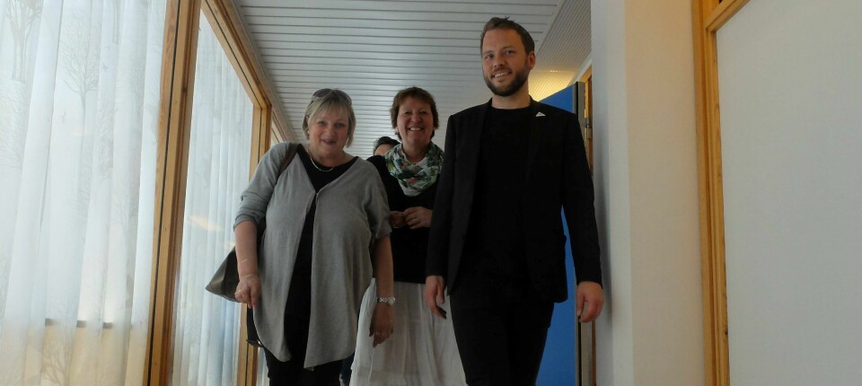 Klubbleder ved Østensjø hjemmesykepleie Britt Holand, gruppeleder for Oslo SV Marianne Borgen og SV-leder Audun Lysbakken mener bystyrets vedtak om en tillitsreform i eldreomsorgen ikke er blitt fulgt opp. Eldrebyråd Aud Kvalbein (KrF) svarer med at SV umulig kan ha fulgt med i timen. FOTO: STIAN FYEN Klubbleder ved Østensjø hjemmesykepleie Britt Holand, gruppeleder for Oslo SV Marianne Borgen og SV-leder Audun Lysbakken mener bystyrets vedtak om en tillitsreform i eldreomsorgen ikke er blitt fulgt opp. Eldrebyråd Aud Kvalbein (KrF) svarer med at SV umulig kan ha fulgt med i timen. FOTO: STIAN FYEN
