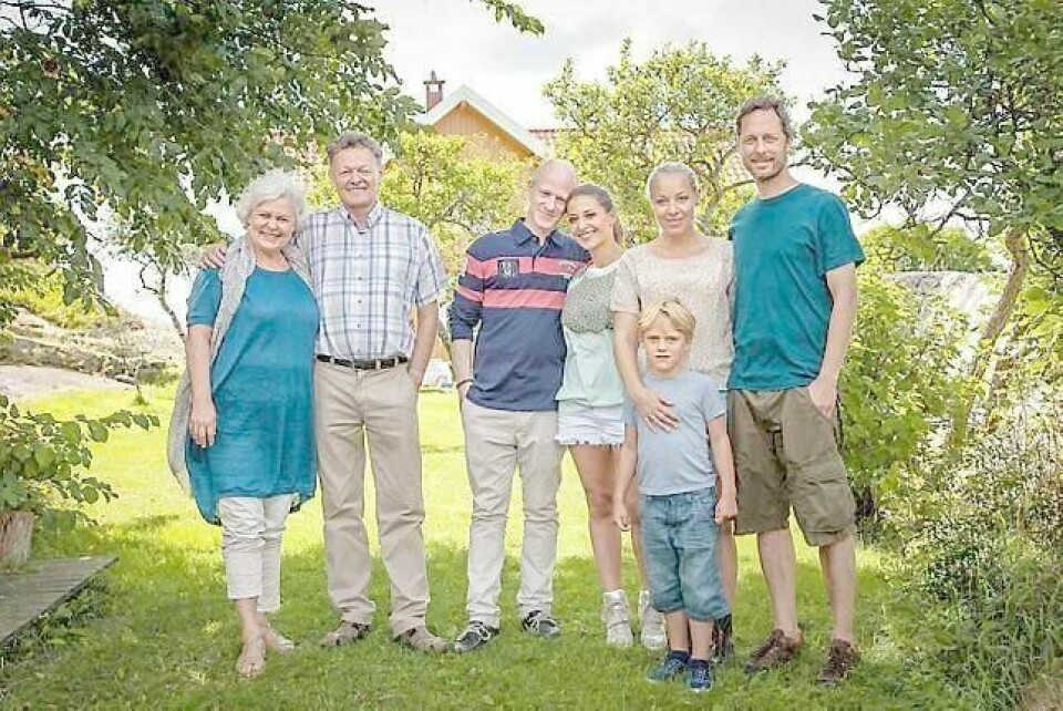 «Neste sommer», det første norske humordramaet hvor en robotglessklipper er med som komiker, men som ellers byr på lite humor og ikke spesielt mye drama. FOTO: TVNORGE