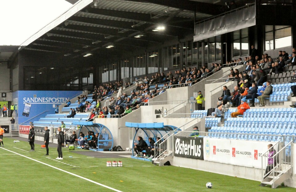 Sandnes Ulf sliter økonomisk, de sliter med å skape interesse og de sliter med resultatene. Sportsleder Espen Iversen i RA mener at debatten rundt et formalisert samarbeid med Viking bør på bordet. Han mener begge klubber kan dra stor nytte av det. Østerhus Arena