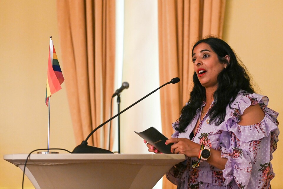 Vi er mange som ser frem til både samarbeid og likestillingspolitiske resultater under Lubna Jafferys tid som vår kultur- og likestillingsminister. Men tiden inne for å mane til politisk prioritering av likestillingspolitikken, mener innleggsforfatter. Kultur- og likestillingsminister Lubna Jaffery (Ap) heldt også ein tale under pridemottakinga til regjeringa. Mottakinga var det første oppdraget som statsråd. Foto: Astrid Pedersen / NTB/ NPK