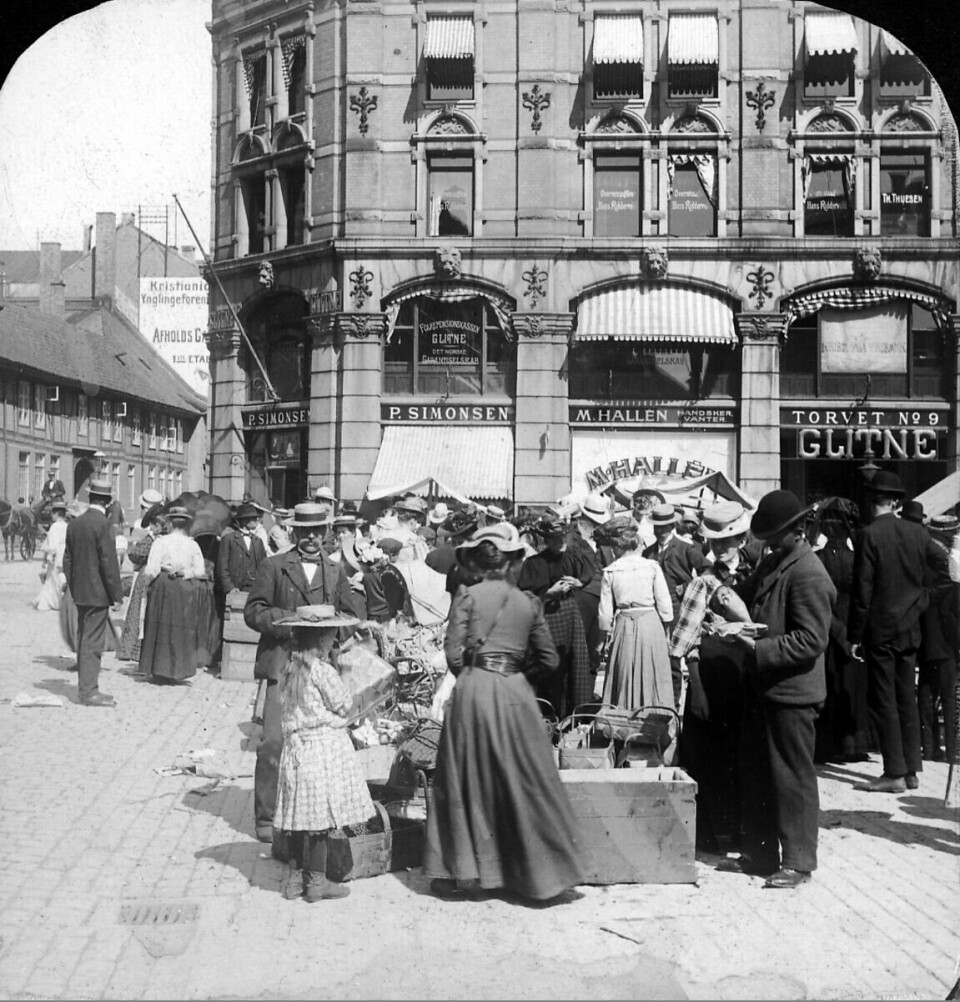 Hvem mannen var som var på handletur på Stortorget på i 1906 vet vi ikke. George og hans kollegaer var ikke de eneste afronorske osloborgerne. Hvem mannen var som var på handletur på Stortorget på i 1906 vet vi ikke. George og hans kollegaer var ikke de eneste afronorske osloborgerne.