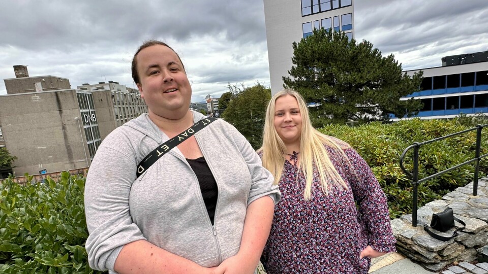 Styreleder i Fri Rogaland, Karoline Skarstein og festivalsjef for Skeivå Rogaland Pride, Live Idland oppfordrer pride-skeptikere til å komme og vite mer om hva Pride egentlig handler om. Styreleder i Fri Rogaland, Karoline Skarstein og festivalsjef for Skeivå Rogaland Pride, Live Idland oppfordrer pride-skeptikere til å komme og vite mer om hva Pride egentlig handler om.