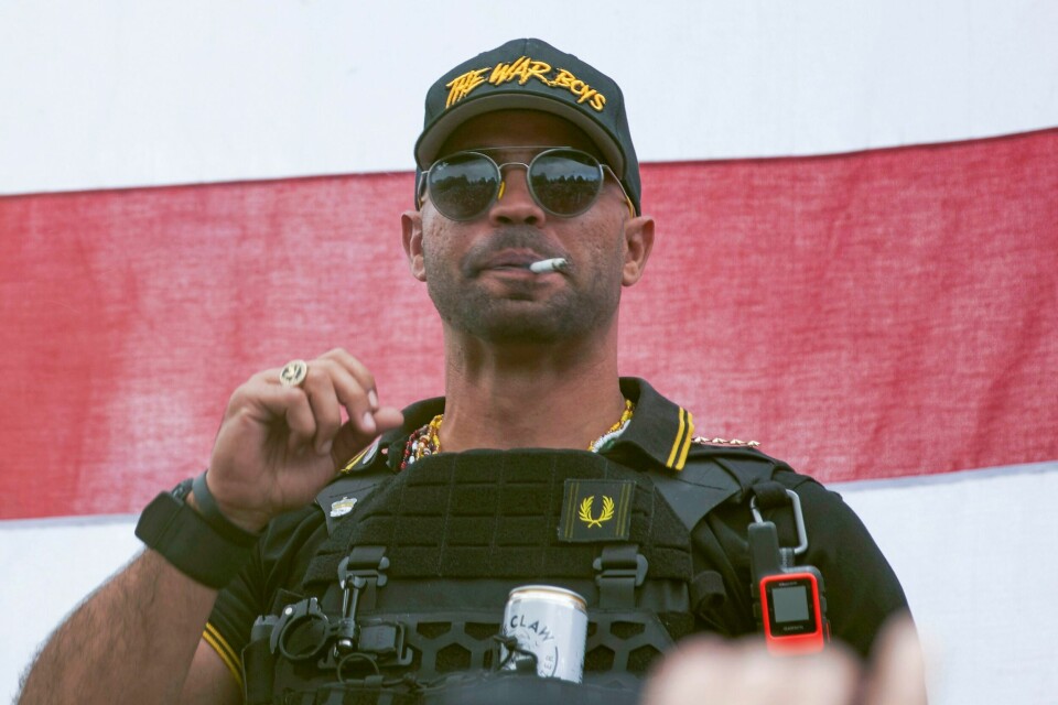 Henry «Enrique» Tarrio ledet tidligere gruppen Proud Boys. Tarrio ble pågrepet to dager før stormingen av Kongressen i en separat sak og beordret ut av Washington. Bildet er tatt i 2020. Henry «Enrique» Tarrio ledet tidligere gruppen Proud Boys. Tarrio ble pågrepet to dager før stormingen av Kongressen i en separat sak og beordret ut av Washington. Bildet er tatt i 2020. Foto: Allison Dinner / AP / NTB