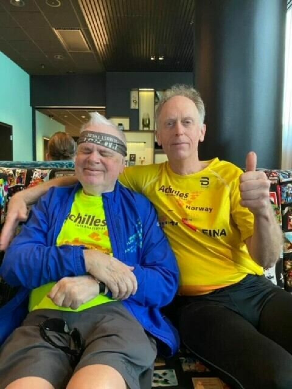 Her er Arne Olav Løvik (til høyre) sammen med Harald Vik, som er helt døvblind, og en meget aktiv person i Achilles International of Norway. Her er Arne Olav Løvik (til høyre) sammen med Harald Vik, som er helt døvblind, og en meget aktiv person i Achilles International of Norway.