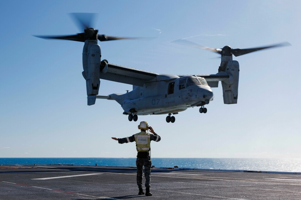 Et fly av typen Bell Boeing V-22 Osprey tar av i forbindelse med en militærøvelse, like utenfor den australske byen Darwin. Søndag ble det kjent at et av flyene styrtet under øvelsen. Tre marinesoldater omkom, og 20 ble skadd. Et fly av typen Bell Boeing V-22 Osprey tar av i forbindelse med en militærøvelse, like utenfor den australske byen Darwin. Søndag ble det kjent at et av flyene styrtet under øvelsen. Tre marinesoldater omkom, og 20 ble skadd. Foto: (SGT Andrew Sleeman/Royal Australian Navy via AP)