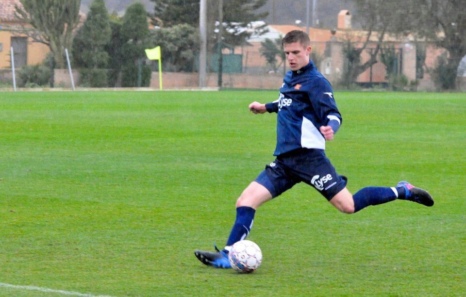 19-årige Michael Ledger har imponert trenere og lagkamerater i Viking etter han kom på lån fra Sunderland. Nå jobber klubben med å få han på lån ut hele sesongen. Foto: Espen Iversen 19-årige Michael Ledger har imponert trenere og lagkamerater i Viking etter han kom på lån fra Sunderland. Nå jobber klubben med å få han på lån ut hele sesongen. Foto: Espen Iversen