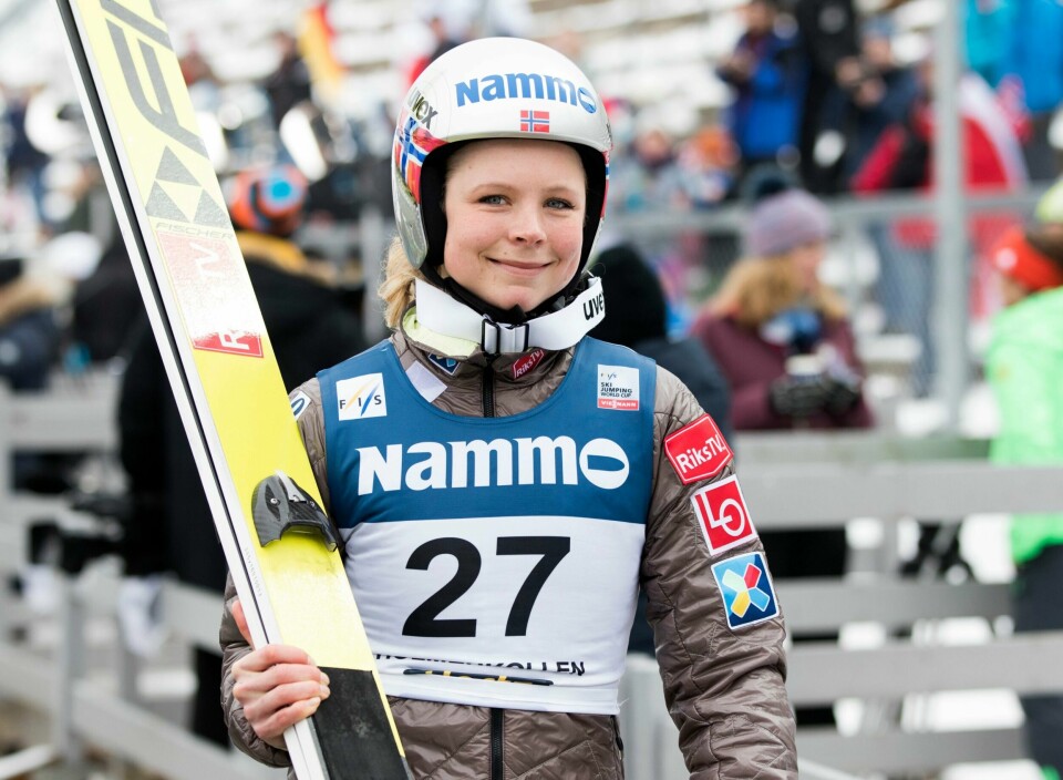 Maren Lundby er sesongens beste norske kvinnelige skihopper. Her etter avslutningen i Holmenkollen.