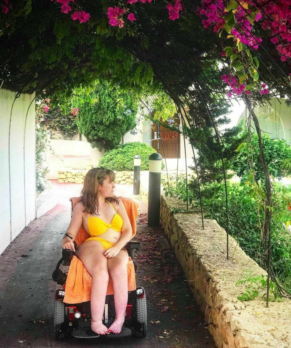 Vi lar oss ikke strekke til. Fordi ribbein som står ut skal jo ikke være sexy, små pupper skal jo ikke være digg, skriver Marianne Knudsen. Foto: Privat