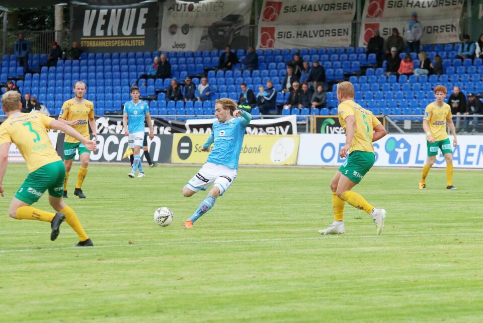 Etter at Matteo Vallotto fikk sitt tredje innhopp i serien mot Ull/Kisa i første seriekamp etter ferien, ble Sandnes Ulf nødt til å tilby 18-åringen en proffkontrakt om de ønsket å ha ham med videre i seriespillet. Foto: Pål Karstensen