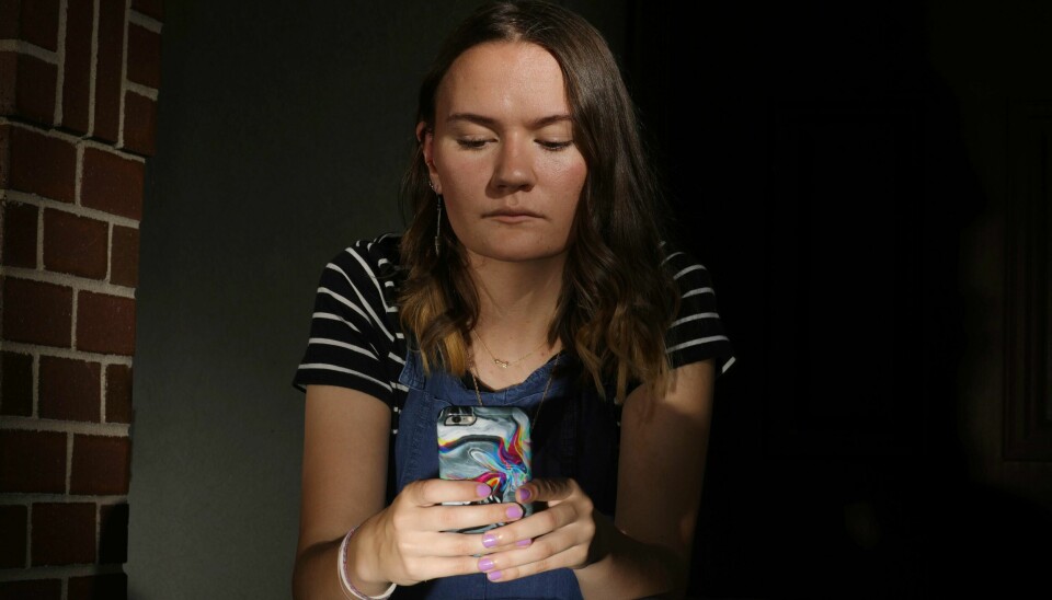 19 år gamle Rachel Whalen var blant de mange som opplevde å bli utsatt for netthets da hun gikk på videregående skole. Hetsen gikk så sterkt inn på henne at hun vurderte å ta sitt eget liv.