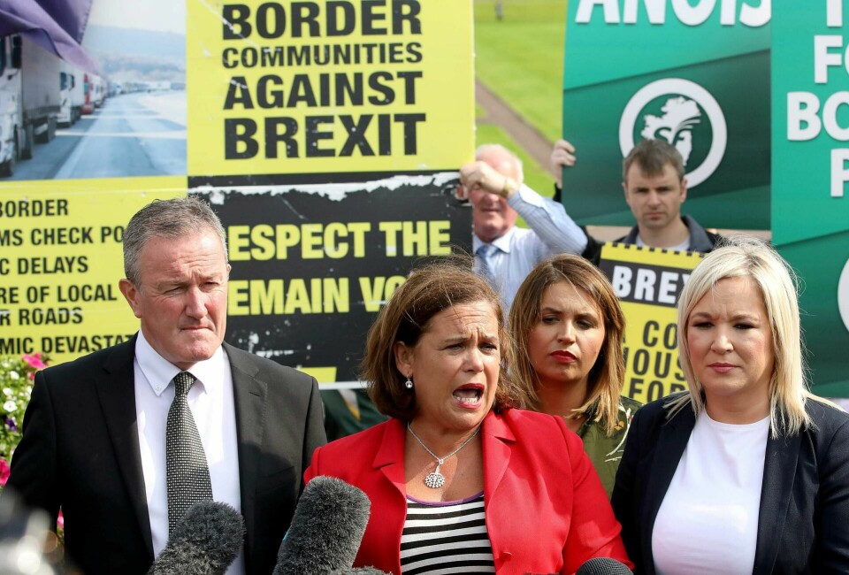 NORD-IRLAND: Sinn Fein-leder Mary Lou McDonald krever folkeavstemning om gjenforening av Irland. Her etter møtet med Johnson i forrige uke. FOTO: NTB SCANPIX NORD-IRLAND: Sinn Fein-leder Mary Lou McDonald krever folkeavstemning om gjenforening av Irland. Her etter møtet med Johnson i forrige uke. FOTO: NTB SCANPIX