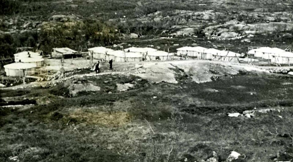 I denne leiren ved Øvre Jernvann nær Beisfjord i Finnmark ble de jugoslaviske fangene som var friske nok til å arbeide satt i karantene. Svært få overlevde den brutale behandlingen nazistene utsatte dem for. FOTO: NTB SCANPIX
