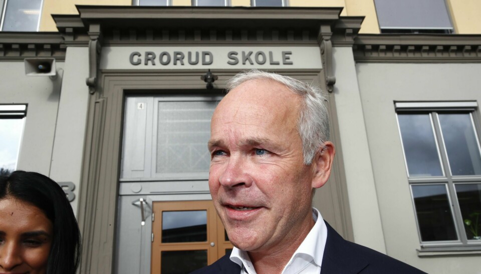 Kunnskaps- og integreringsminister og Høyre-nestleder Jan Tore Sanner, som mandag besøkte Grorud skole, slår fast at alle de fire regjeringspartiene må finne en løsning på bompengefloken.