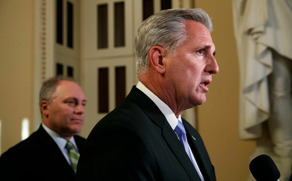 Republikaneren Kevin McCarthy er ikke fornøyd med Pelosis beslutning.