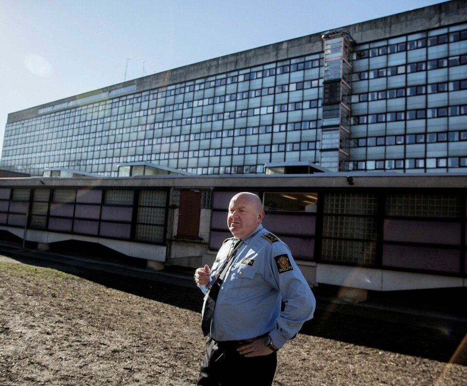 Her, ved gamle arresten ved Politihuset, er det politiinspektør Johan Fredriksen ser for seg en ny samlokalisering av nødsentralene. FOTO: FREDRIK BJERKNES