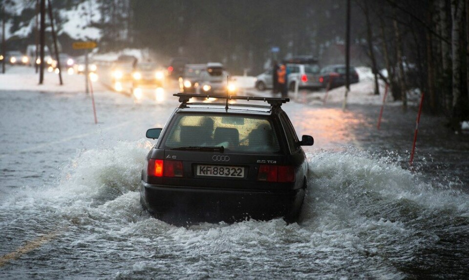Klimaendringer med fare for bl.a. mer ekstremvær bekymrer ikke nordmenn så mye lenger skal vi tro TNS Gallups siste klimabarometer. Klimaendringer med fare for bl.a. mer ekstremvær bekymrer ikke nordmenn så mye lenger skal vi tro TNS Gallups siste klimabarometer.