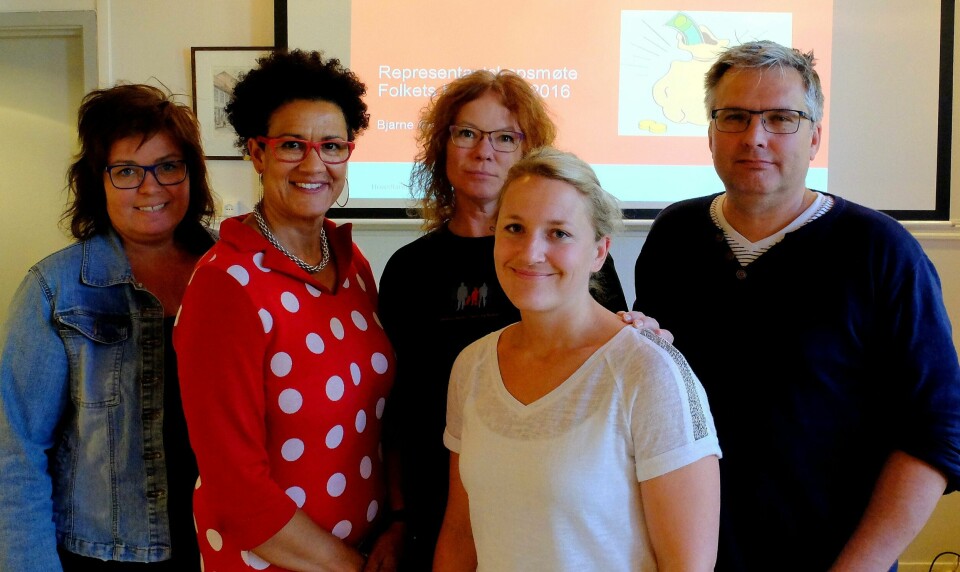 Fra venstre nestleder Trine Raknes, leder Gry Elisabeth Juvelid, Siv Gunhild Grøneng, Birgit Nesthorne og Freddy Huizinga, alle i Fellesorganisasjonen Buskerud, vil jobbe for å stoppe privatiseringen av norske velferdstjenester.