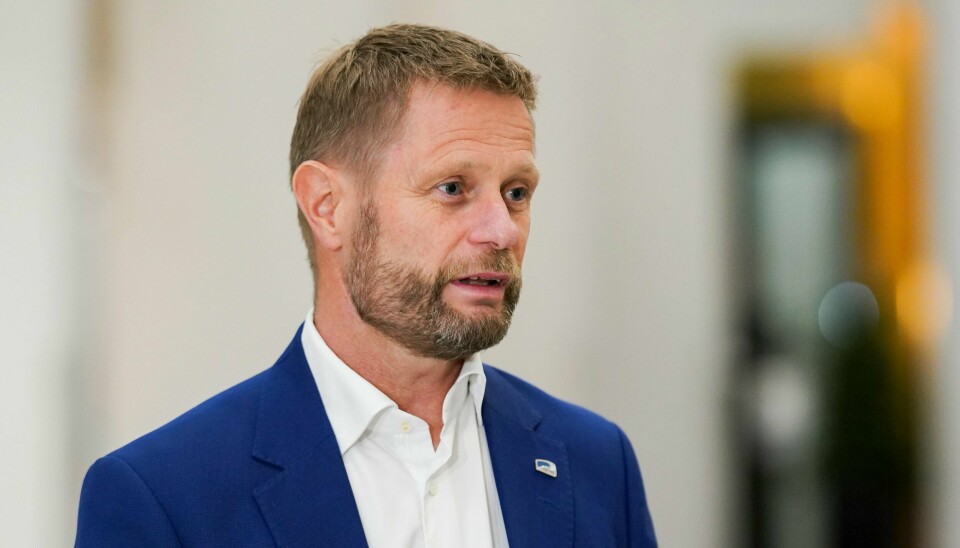 Helseminister Bent Høie mener det er klokt om kommunene rundt Oslo innfører flere av koronatiltakene Oslo nå har innført.