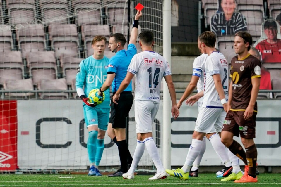 Selv om Mjøndalen fikk spille store deler av kampen med en mann mer hjemme på Consto Arena, klarte ikke bruntrøyene å utnytte overtaket i kampen mot Vålerenga søndag.