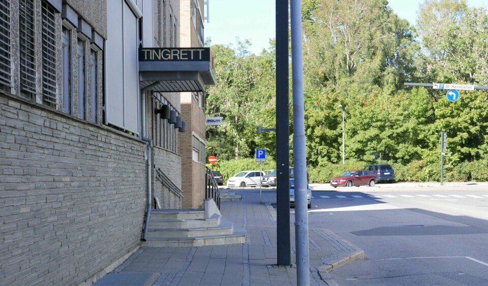 En 49 år gammel mann ble denne uka varetektsfengslet, siktet for minst åtte av et tosifret antall tyverier og innbrudd i Fredrikstad på kort tid og til sammen siktet for 18 lovbrudd på tre måneder.
