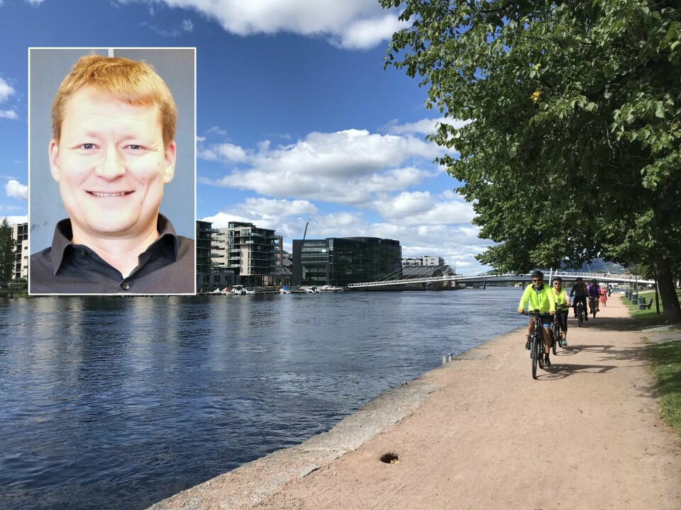 Det var en av de lørdagene hvor gradestokken passerte 25 grader allerede under morgenkaffen, skriver Anders Røren om en sommerdag i by'n.