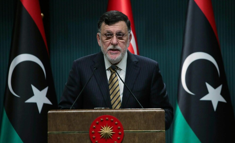 Lederen for Libyas FN-anerkjente regjering Fayez Sarraj kunngjorde fredag en våpenhvile. Straks etter kom nasjonalforsamlingen øst i landet med samme budskap.