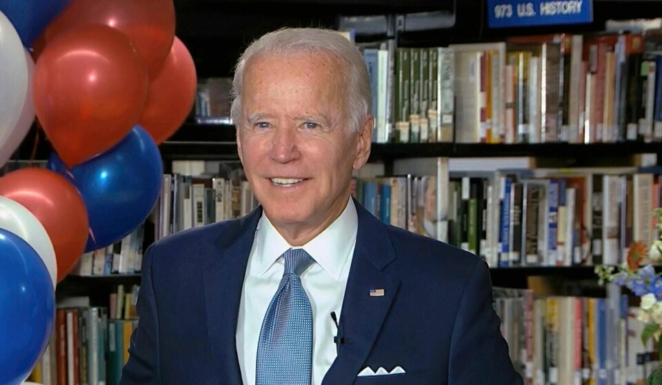 Joe Biden smilte og takket da partiet kunngjorde at han er formelt nominert som presidentkandidat.