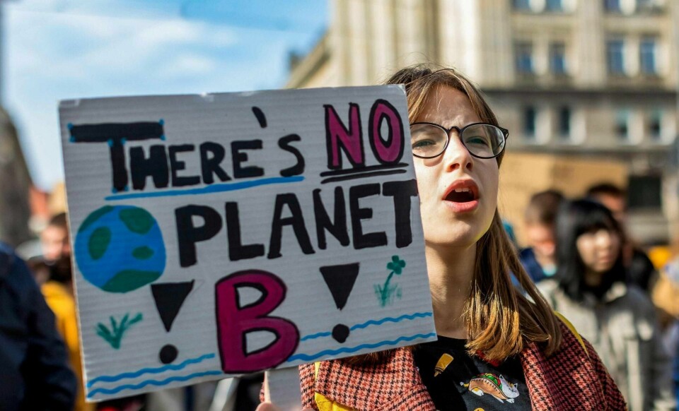 Vi må jobbe hardt for at den nye normalen blir at jordens overforbruksdag kommer så sent som mulig, skriver forfatteren. Bildet er fra en «Fridays for future»-demonstrasjon.Foto: AFP / NTB scanpix