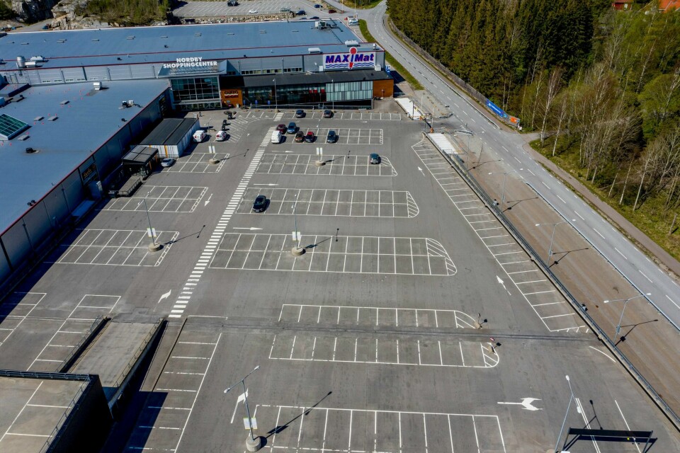 På Nordby Shoppingcenter i Strömstad var det dårlig med kunder i begynnelsen av mai da dette bildet ble tatt.