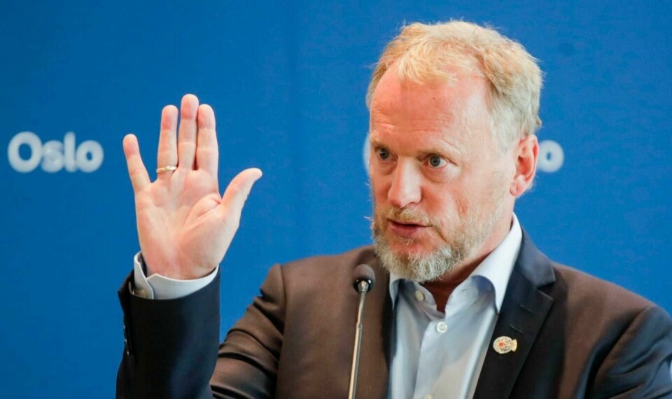 Fredag er det klart for høring om de mange bruddene på overtidsbestemmelsene i Oslo kommune. En rapport fra byrådsleder Raymond Johansen (Ap) viser at mange av kommunens etater ikke følger reglene.