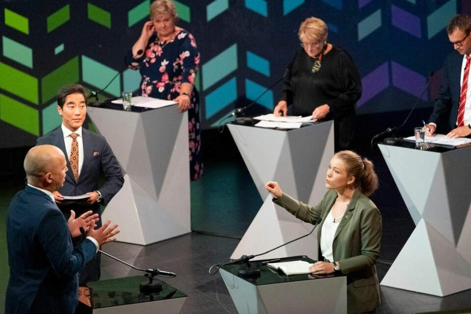 Trygve Slagsvold Vedum og Une Bastholm i debatt, med programleder Fredrik Solvang, Erna Solberg og Trine Skei Grande i bakgrunnen under Arendalsuka 2020.
