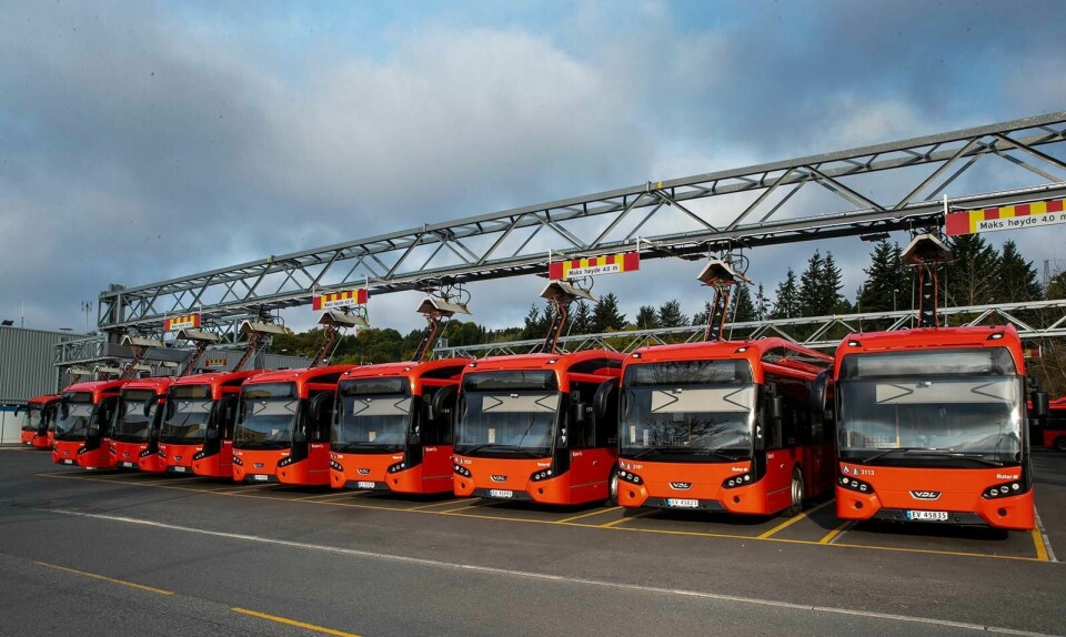 Bussene står pent oppstilt når 3.800 bussjåfører i Oslo og oViken er i streik. Foto: Terje Pedersen/NTB