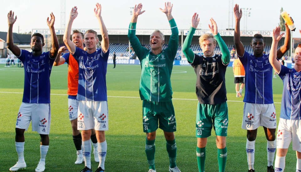 GODE PENGER: Spillerne på Sarpsborg 08 hadde mer enn bare sportslige grunner til å strekke armene i været etter torsdagens europacuptriumf mot IBV. Seieren betyr nemlig også klingende mynt i klubbkassa.
