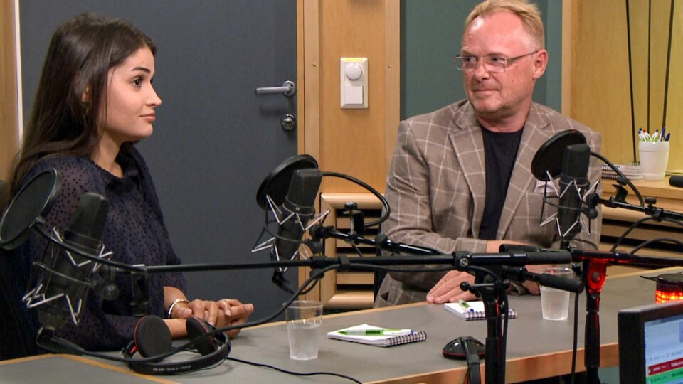 Oslo 20180803.Fiskeriminister Per Sandberg og hans norsk-iranske kjæreste Bahareh Letnes i studio under intervju på Dagsnytt 18 i NRK fredag.Foto: NRK / NTB scanpix Oslo 20180803.Fiskeriminister Per Sandberg og hans norsk-iranske kjæreste Bahareh Letnes i studio under intervju på Dagsnytt 18 i NRK fredag.Foto: NRK / NTB scanpix
