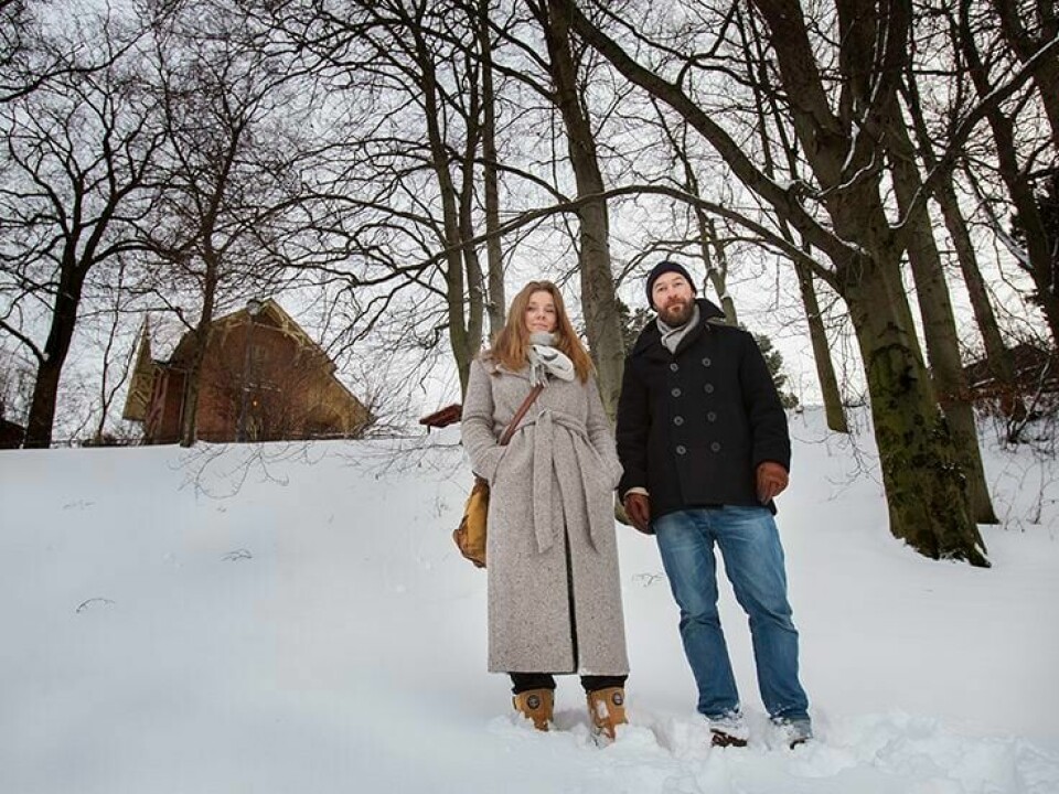 En samlet foreldregruppe fra tidligere Damvokteren barnehage ved Anna Myking og Erik Velldal forteller at barna som gikk i Kampen-barnehagen savner venner og ansatte. Nå er foreldrene invitert til å møte barnehagebyråden i Oslo Rådhus. FOTO: ARNE OVE BERGO
