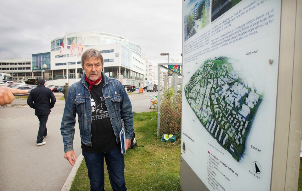 KREVER HANDLING: Ove Bengt Berg, leder for styret i et av fire borettslag i Ensjø-området, synes det nå er på tide at Oslo kommune tar grep for å avvikle bilbyen på Ensjø.FOTO: ARNE OVE BERGO
