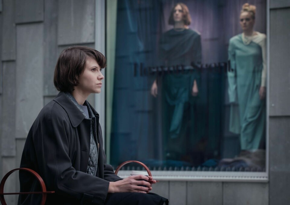 «Arkitekten» foregår i et Oslo i nær framtid, og den nye norske dramaserien har premiere på Viaplay seinere i år. I Berlin skal serien konkurrere om pris med tungvektere i TV-bransjen, blant annet Disney+ og HBO Max. «Arkitekten» foregår i et Oslo i nær framtid, og den nye norske dramaserien har premiere på Viaplay seinere i år. I Berlin skal serien konkurrere om pris med tungvektere i TV-bransjen, blant annet Disney+ og HBO Max.