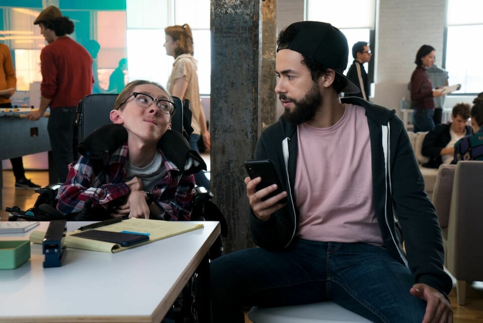 Ramy Youssef har laget, skrevet og spiller hovedrollen i den gode komiserien «Ramy». Ramy Youssef har laget, skrevet og spiller hovedrollen i den gode komiserien «Ramy».