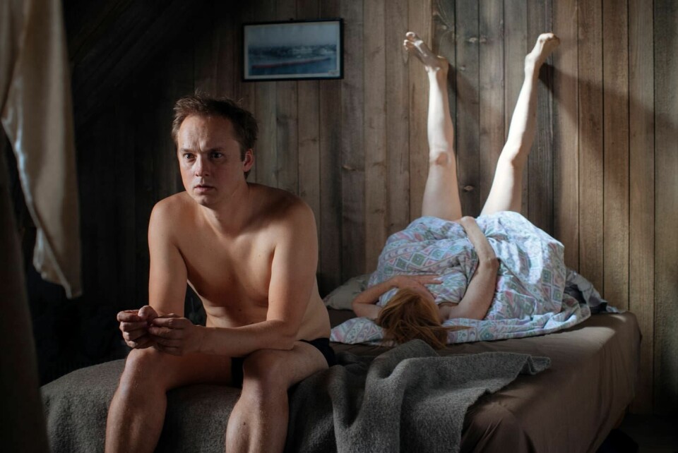 Den absurde dramakomedien om livet i Ullevål hageby ble en kjempehit på NRK i 2014. Nå er serien laget av Erlend Loe,Bjørn Olaf Johanessen og Per Schreiner tilbake på NRKs nettspiller etter mange års fravær grunnet en komplisert rettighetsfloke. På bildet er polske Tomasz (Bartek Kaminski) og kjæresten Anneli (Kjersti Botn Sandal). Den absurde dramakomedien om livet i Ullevål hageby ble en kjempehit på NRK i 2014. Nå er serien tilbake på NRKs nettspiller etter mange års fravær på grunn av en komplisert rettighetsfloke. På bildet er polske Tomasz (Bartek Kaminski) og kjæresten Anneli (Kjersti Botn Sandal) i første sesong av serien.