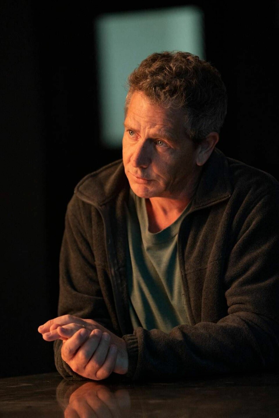 Ben Mendelsohn gjør gode roller uansett hvor han er, «The Outsider» er intet unntak. Ben Mendelsohn gjør gode roller uansett hvor han er, «The Outsider» er intet unntak.