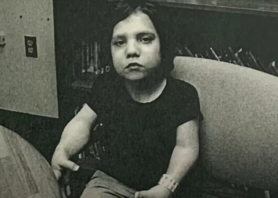 Adoptivforeldrene til forteller en skrekkhistorie om tiden etter adopsjonen av Natalia Grace. Ifølge dem var hun langt fra et uskyldig, lite barn, men i stedet en voldelig, voksen kvinne. Natalia Grace
