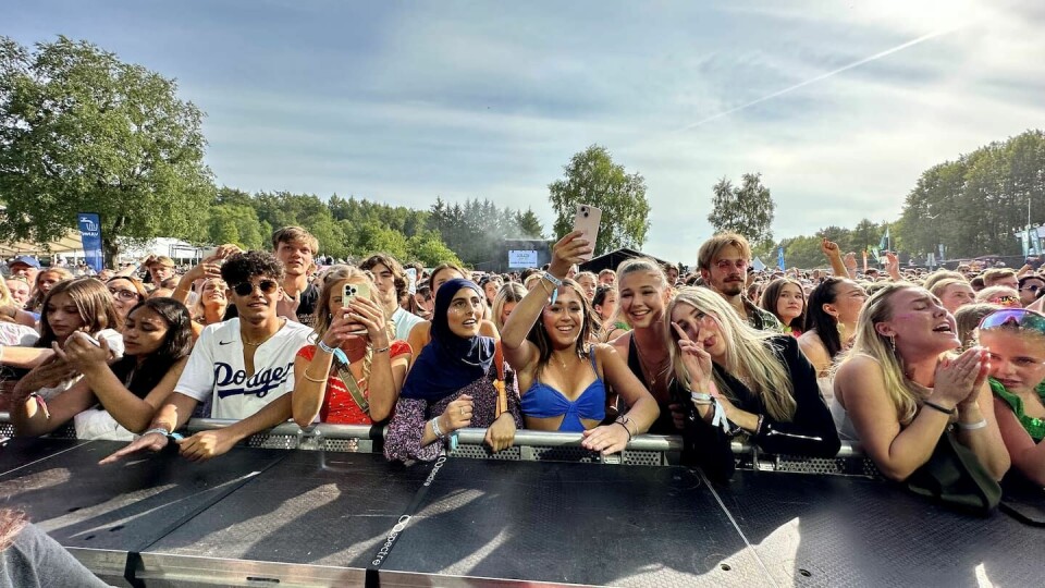Det var topp stemning på fremste rad. Mange hadde sikret plassen timer før Dean Lewis kom på scenen. Det var topp stemning på fremste rad. Mange hadde sikret plassen timer før Dean Lewis kom på scenen.