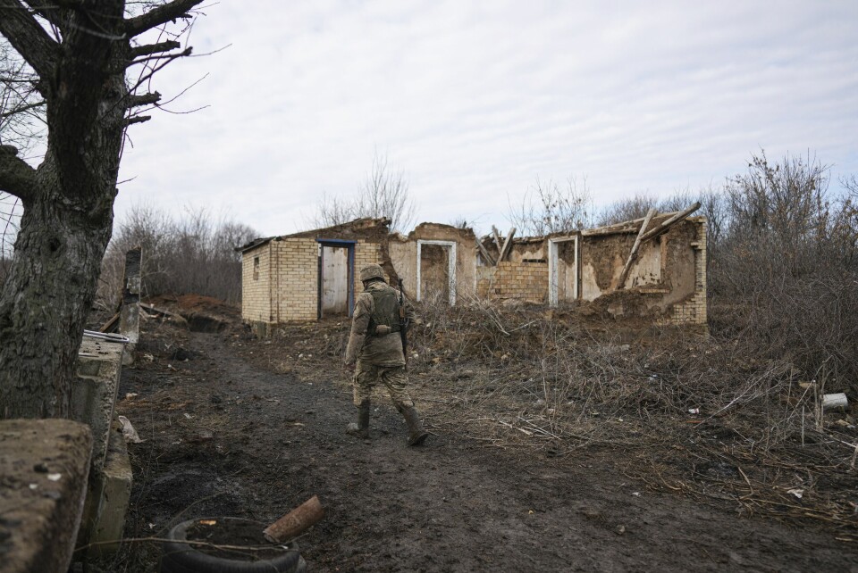 Russiske styrker har tatt kontroll over byen Svitlodarsk i den ukrainske grenseregionen Donetsk, opplyser kilder på både ukrainsk og russiske side. Russiske styrker har tatt kontroll over byen Svitlodarsk i den ukrainske grenseregionen Donetsk, opplyser kilder på både ukrainsk og russiske side.