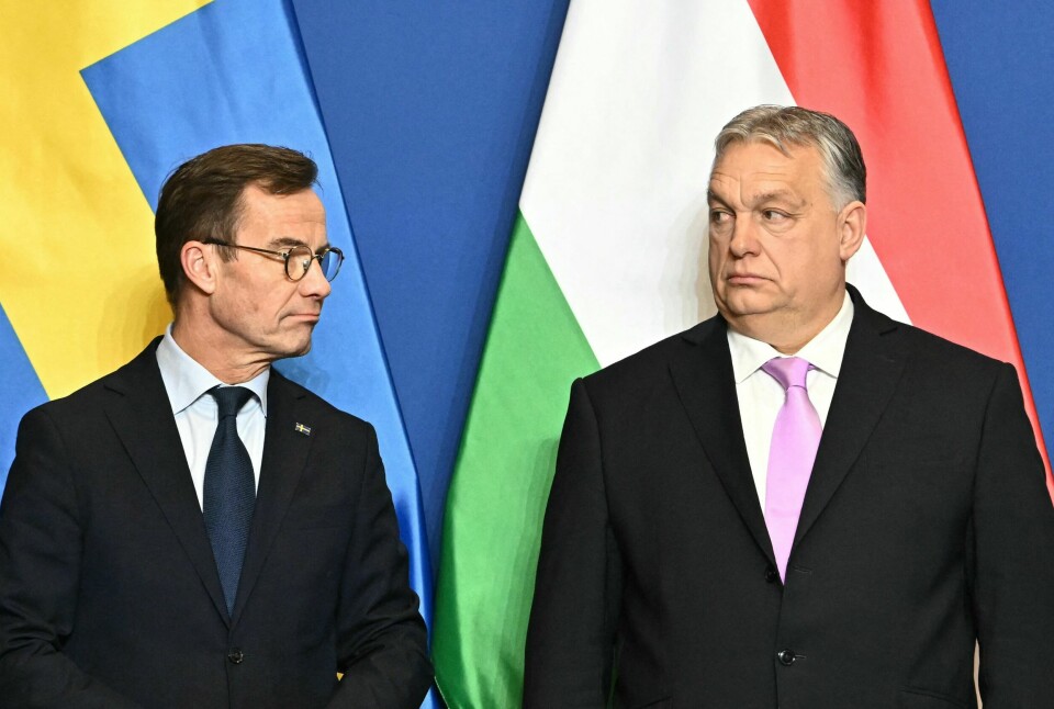 God stemning. Sveriges statsminister Ulf Kristersson (L) og Ungarns Viktor Orban ble før helgen enige om prisen på Ungarns ja. .