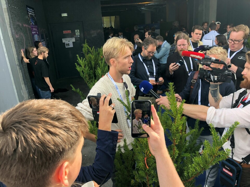 Vebjørn Bjelland Berg, talsperson for aksjonen i Stavanger. Han appellerte for slutt på oljeletingen utenfor. Vebjørn Bjelland Berg, talsperson for aksjonen i Stavanger